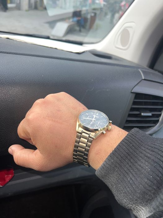 Спешно ПРОДАВАМ часовник Мъжки Hugo Boss 1513848 Champion Chronograph