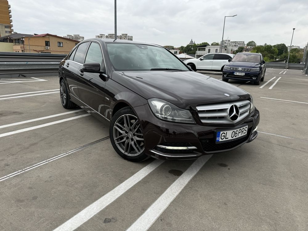 Mercedes c300 4 matic variante +/-