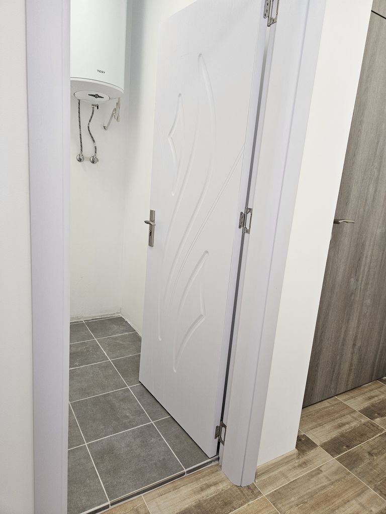Продава се Тристаен апартамент в София, Зона Б-5-3 - 83 кв.м за 2229 €/кв.м - Снимка #23