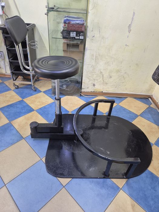 Продам барберски кресло