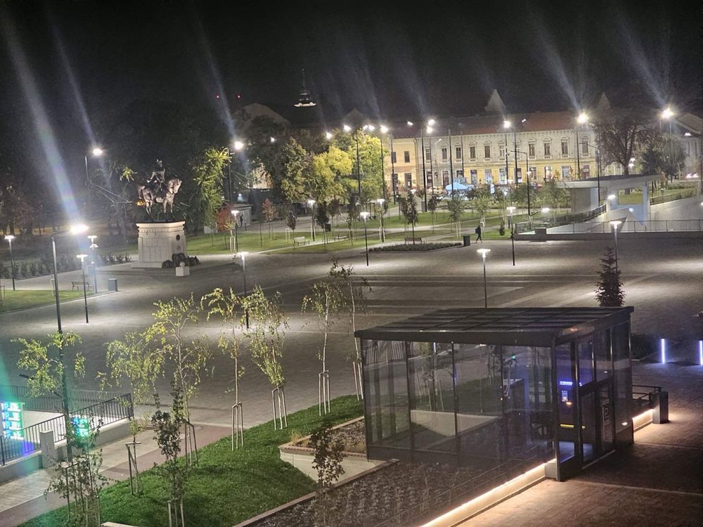 Inhiriez apartament in oradea centru civic 4 camere lux