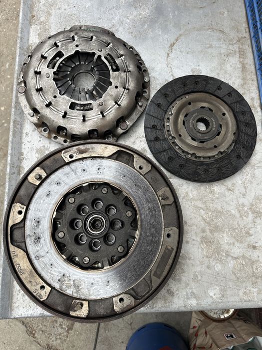 Volanta/ kit ambreiaj bmw n47/F10,F11,E90,E91,E92,E93,E87