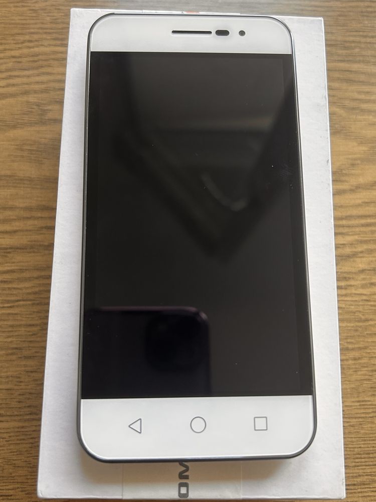 Нов мобилен телефон Coolpad Porto Е560, бял