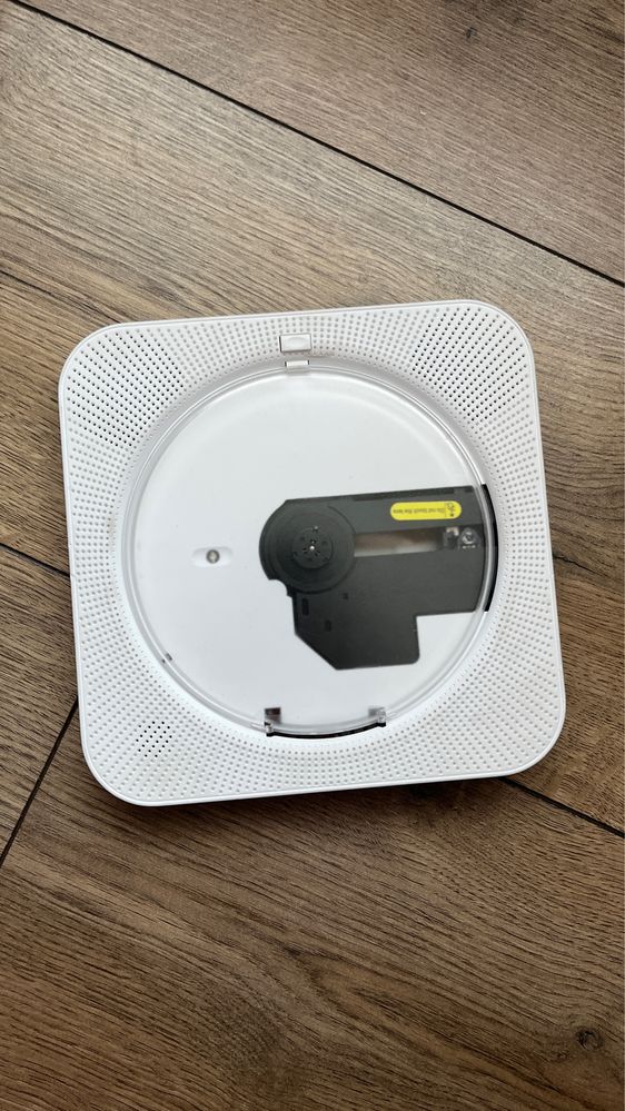 Cd player cu fixare pe perete