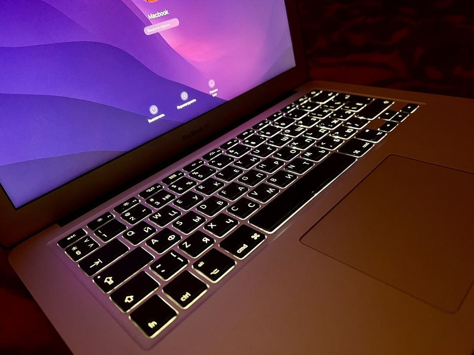 Продам MacBook Air 13 OS Monterey в отл. сост!!!