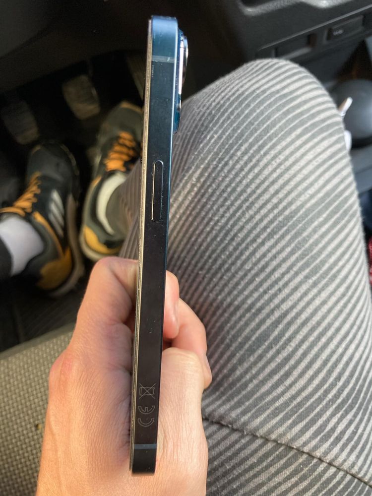 Продавам Iphone 14