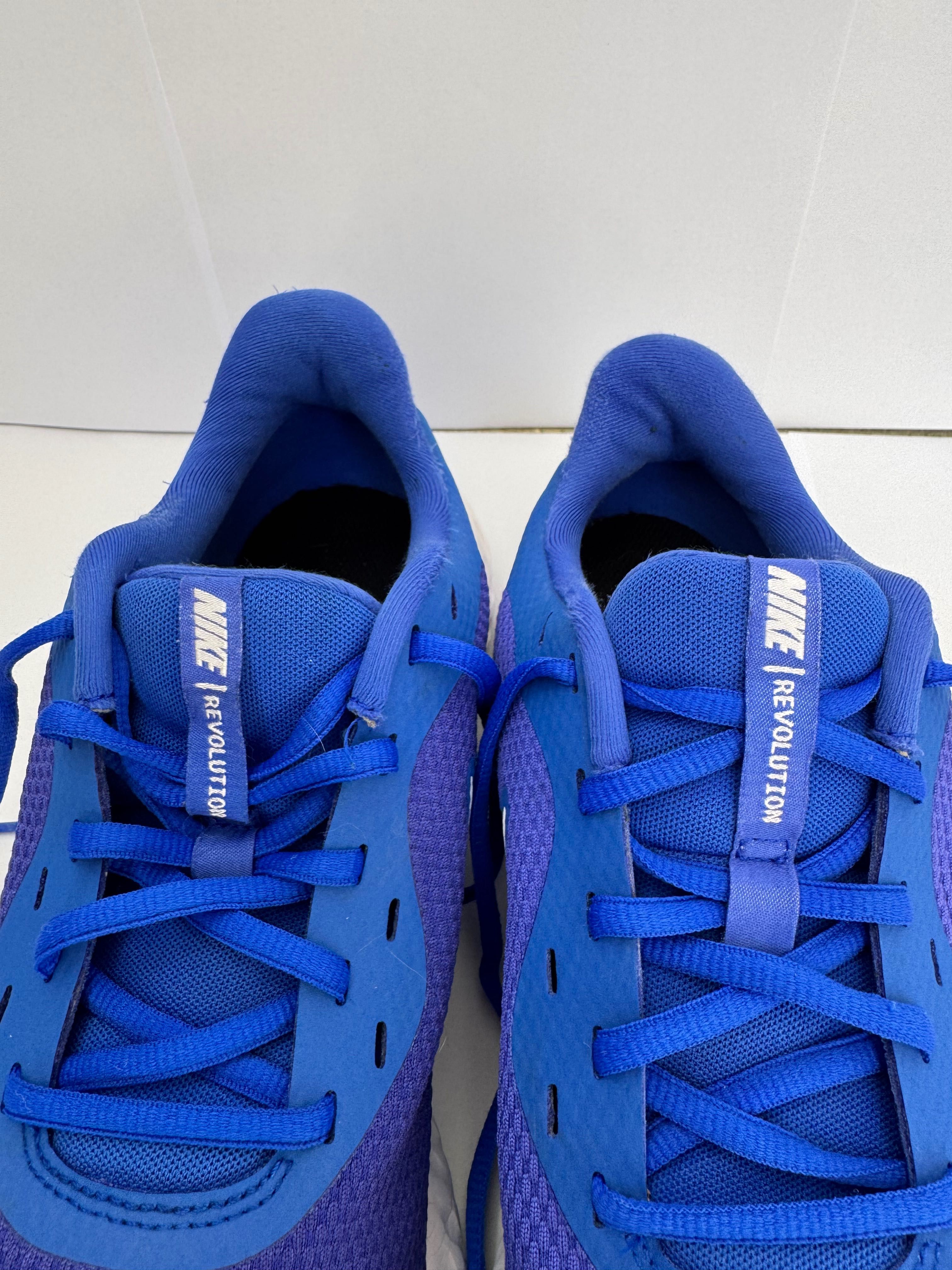 Nike Revolution – номер 44.5