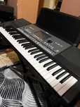 Продавам Korg Pa600 – професионален аранжор с включена стойка