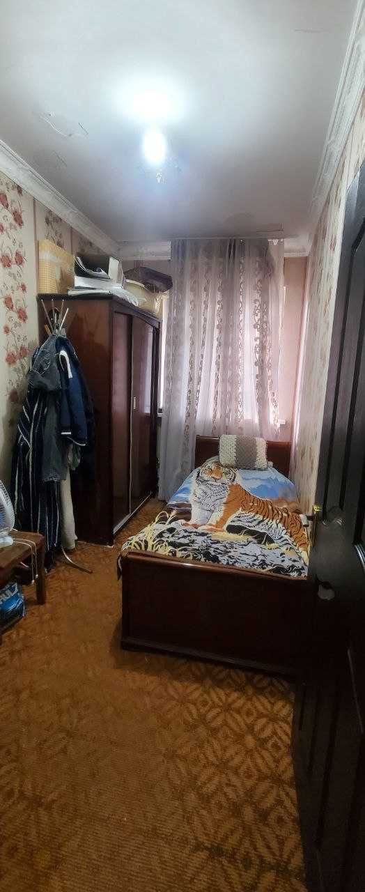 Продам 3х комнатную квартиру  Чиланзар 12 , Фархадский