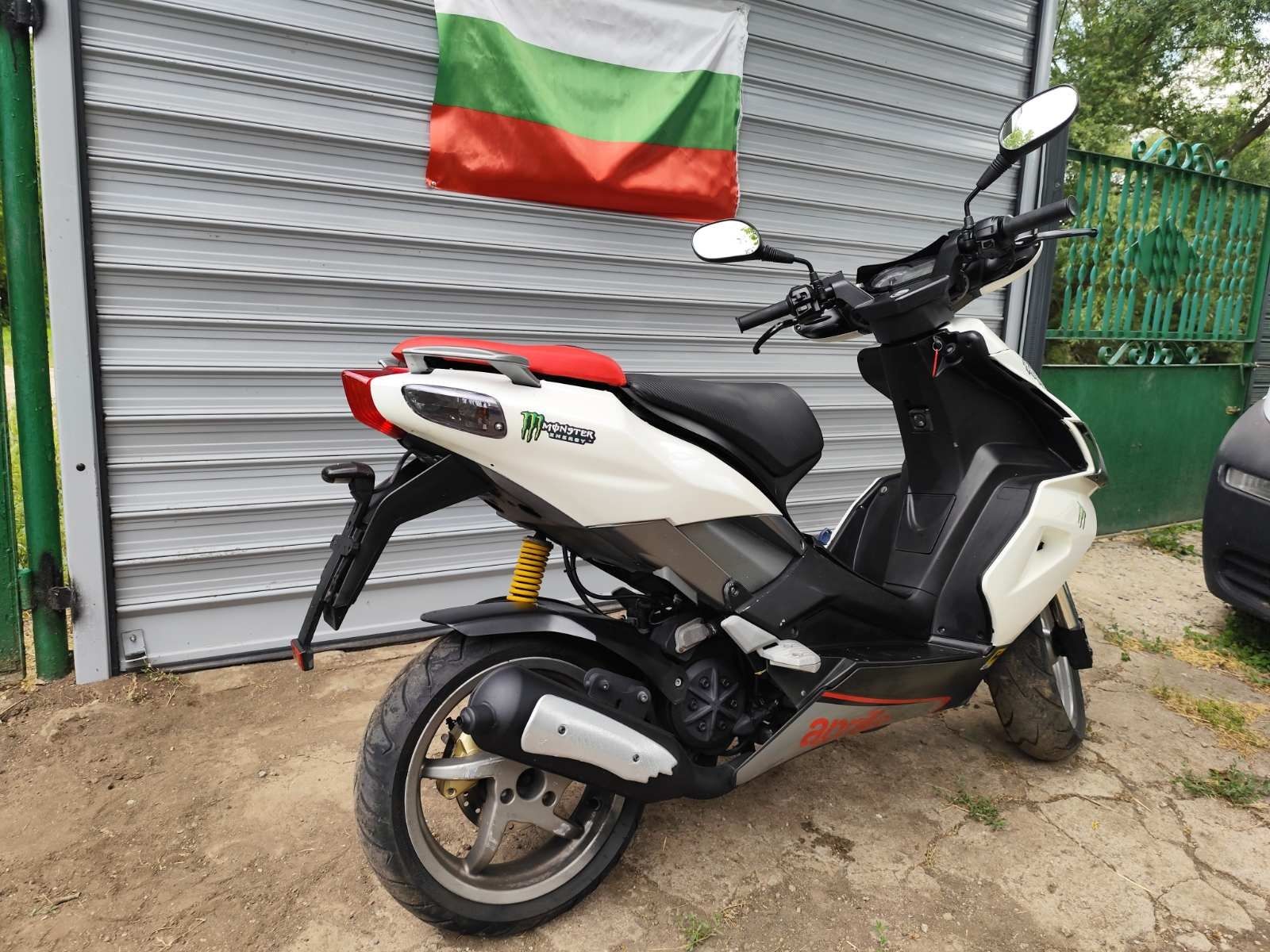 Апеилия ср фактори.Aprilia sr factory