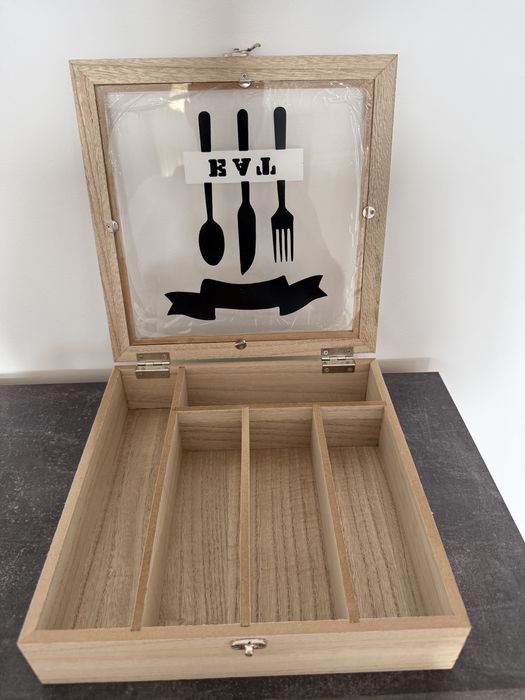 Organizator tacamuri din lemn