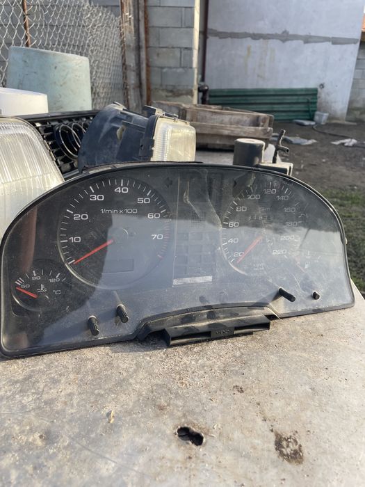 Части за ауди 80