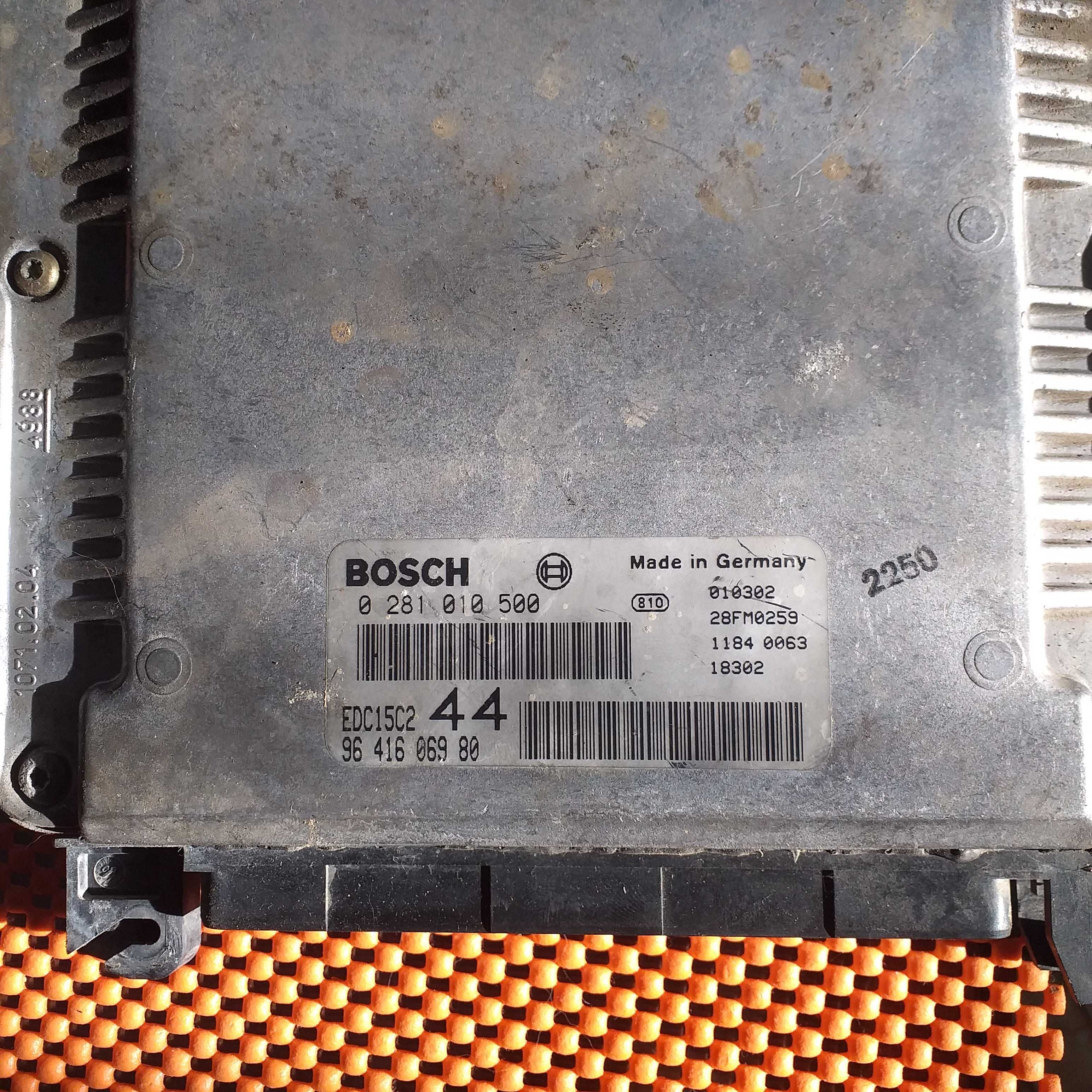 Продавам  от пежо 206 2hdi  компютър bosch с ключ hdi 90 коня