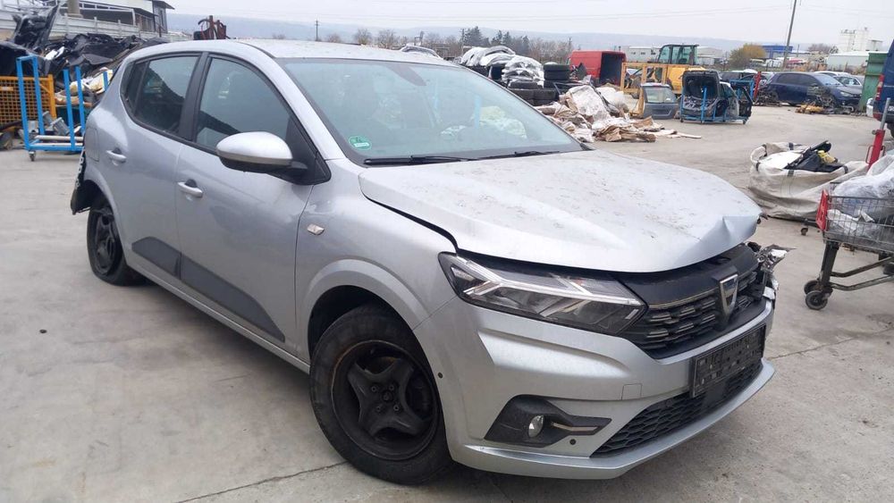 Dacia sandero 3 avariata