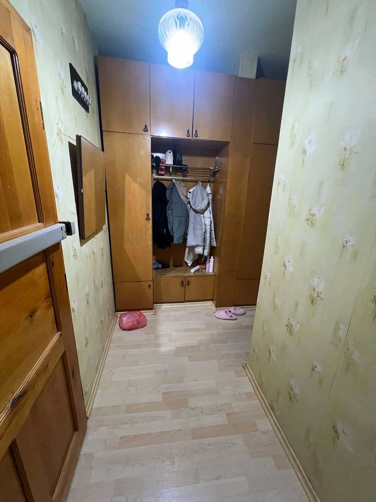 Продава се Двустаен апартамент в Разград, Център - 48 кв.м за 1594 €/кв.м - Снимка #2