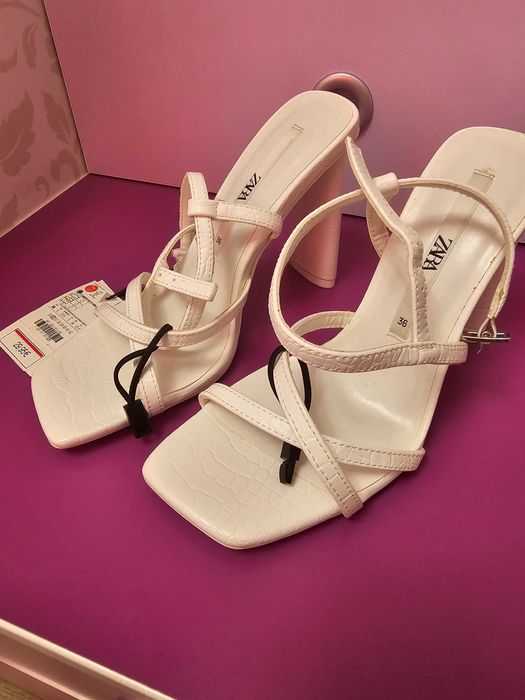 Sandale albe Zara