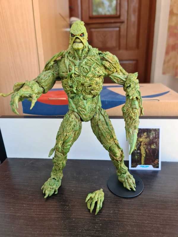 Figurina DC Swamp Thing
