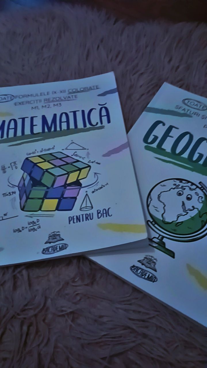 Vând cărți la geografie și matematică de la bacacademia