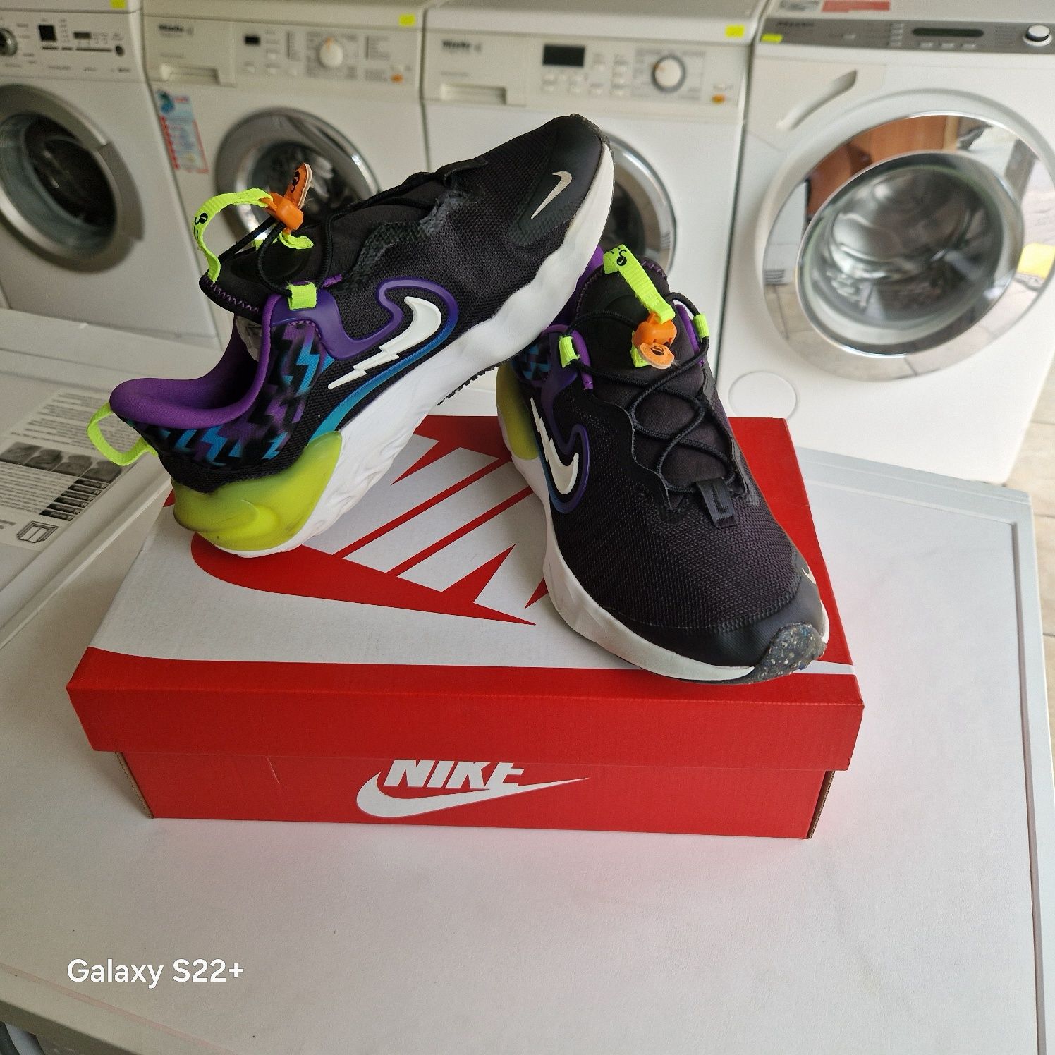 Дамски маратонки NIKE 38.5