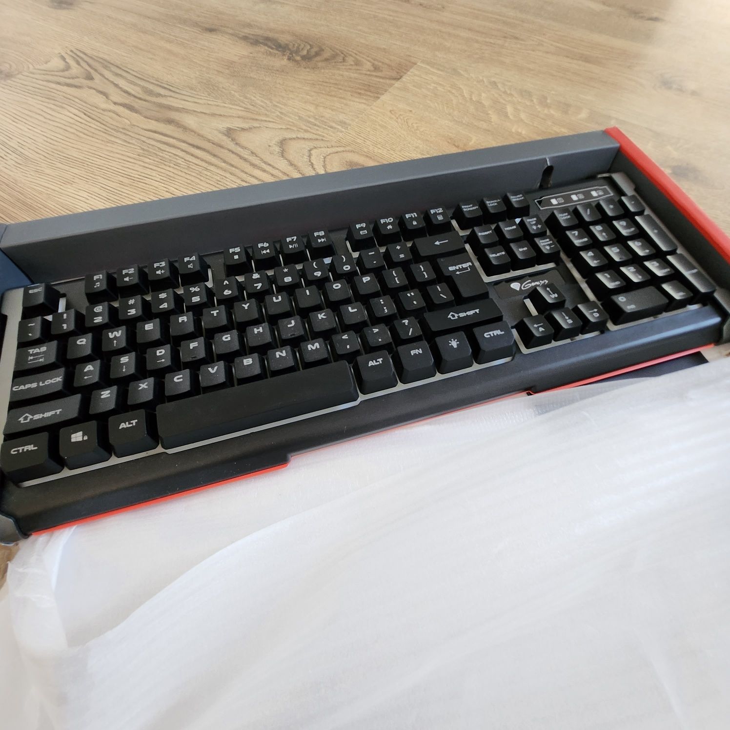 Светеща геймърска клавиатура Genesis Gaming Keyboard Нова!