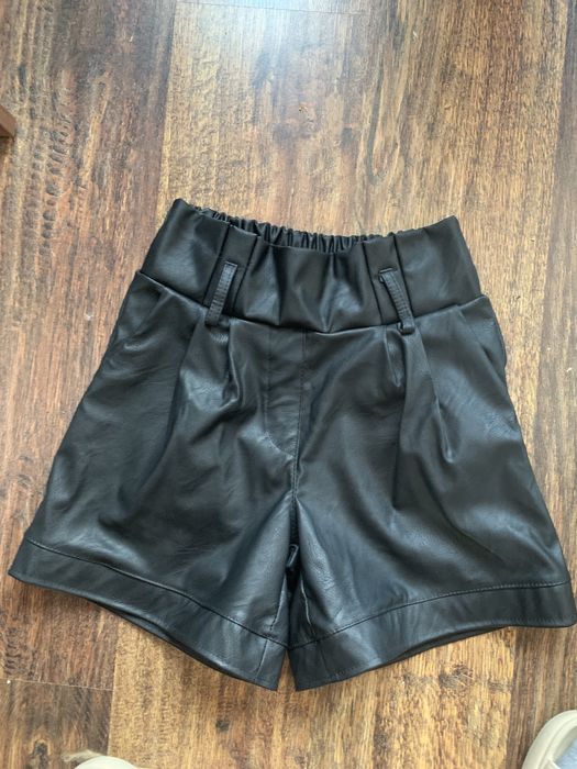 Pantaloni scurti de party din piele marimea S