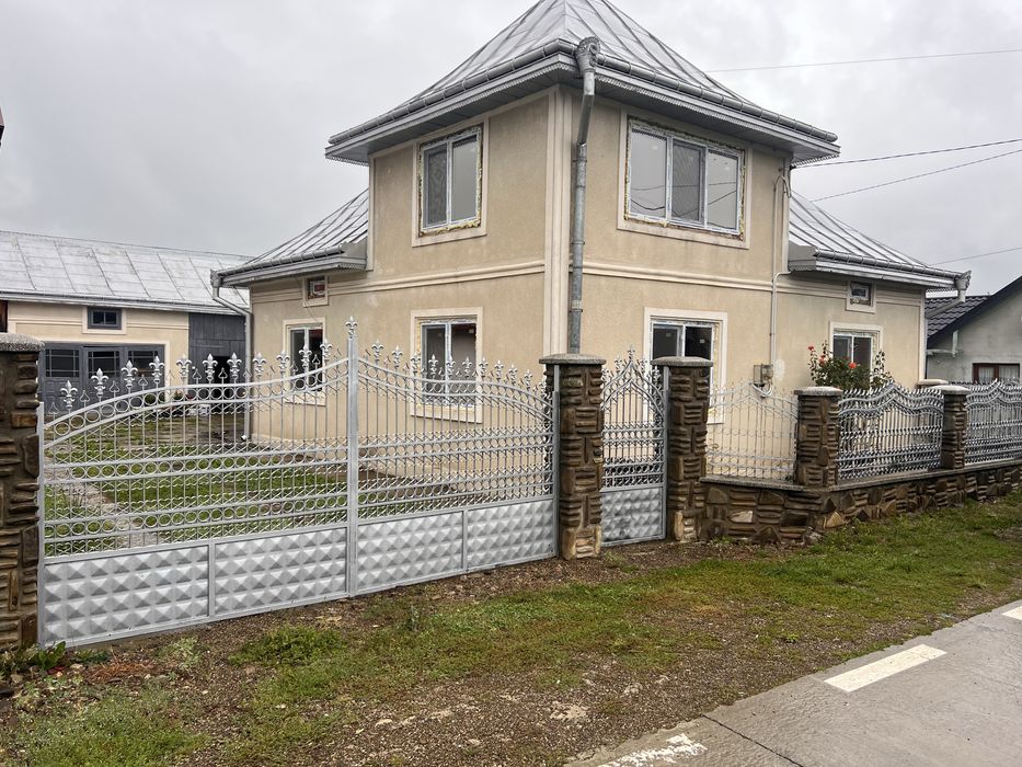 Casa cu teren  MARGINEA