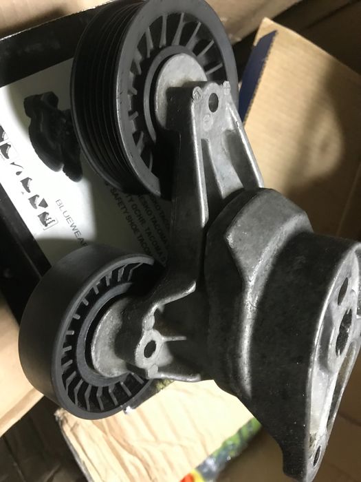Обтегач с ролки и стартер Bosch 12V за Ford Focus 1,8 TDCi