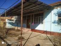 Uy sotiladi 10 sotix 6 honali