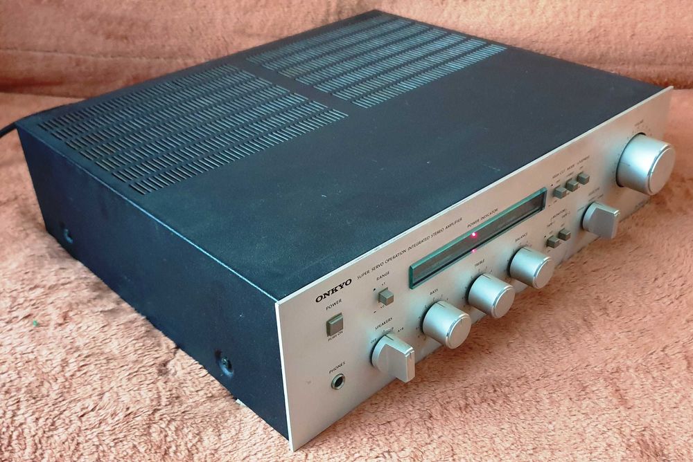 Onkyo A-7040 statie 2X85W pe 4 Ohm