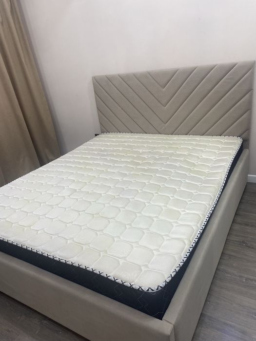 продам спальную кровать!