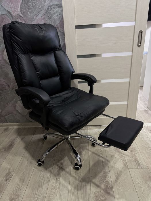 Офисное кресло кожзам