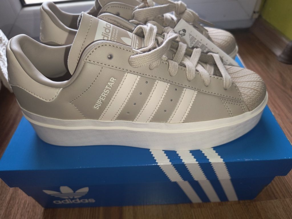 НОВИ! Намалена цена! Дамски кецове Adidas Superstar