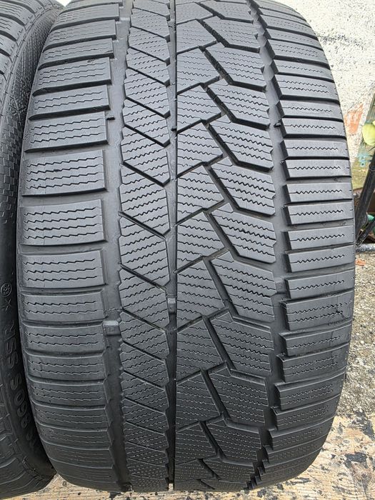 Vând două anvelope de iarna continental 255 35 19 dot 4922