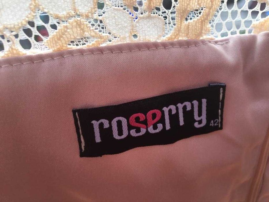 OFERTA Rochiță roz tulle dantela Roserry