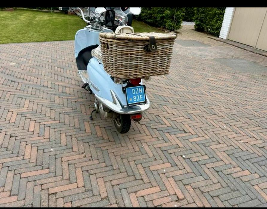 Scuter Grand Retro 2020 “ Ca Nou “