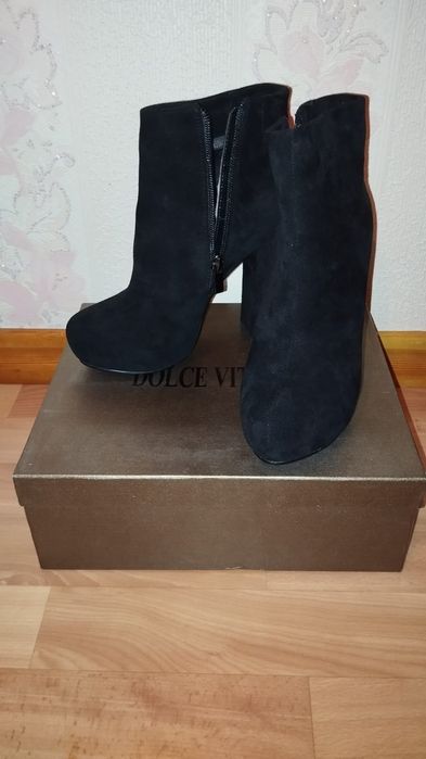 Женская обувь Dolce vita.