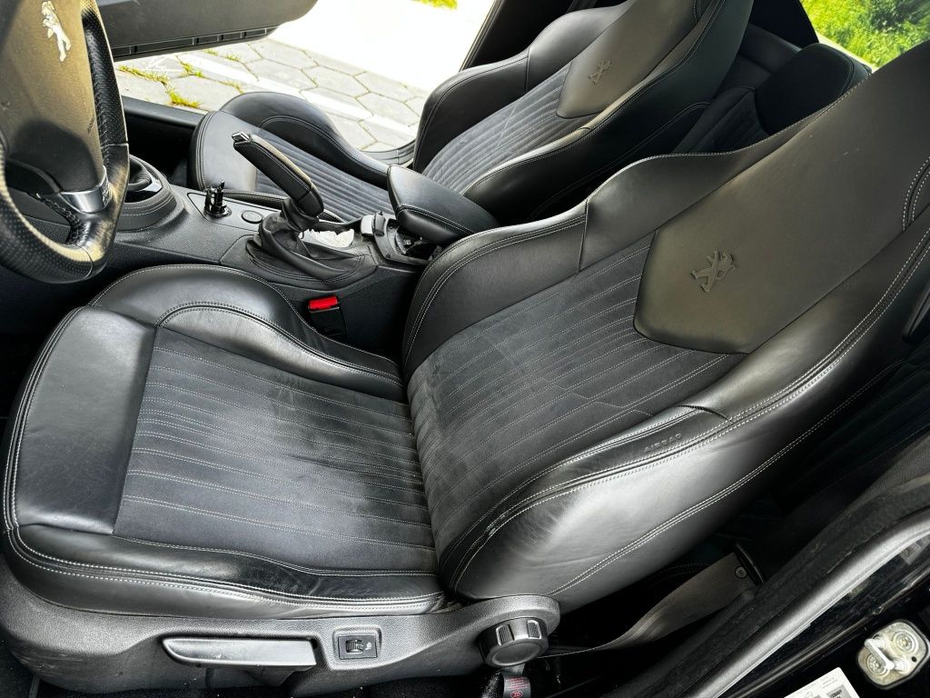 Vând Peugeot RCZ