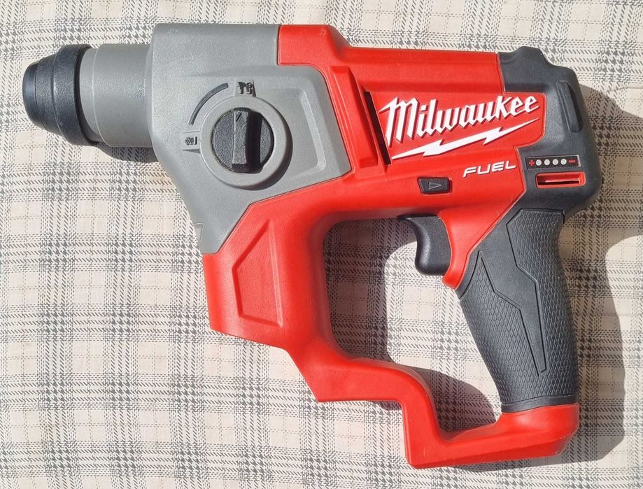 Milwaukee M12 FUEL