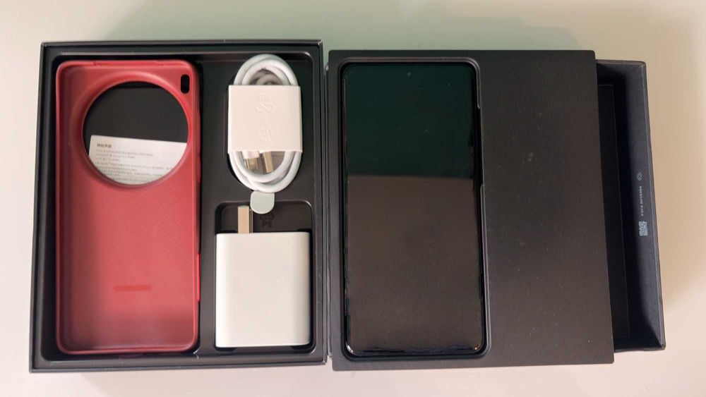 Продавам Vivo X200 Ultra – отлично състояние, закупен през август 2025