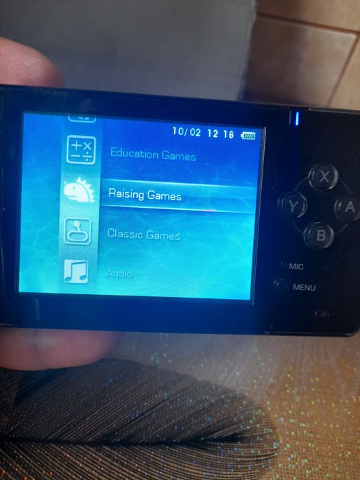 Vând consola multimedia Conny