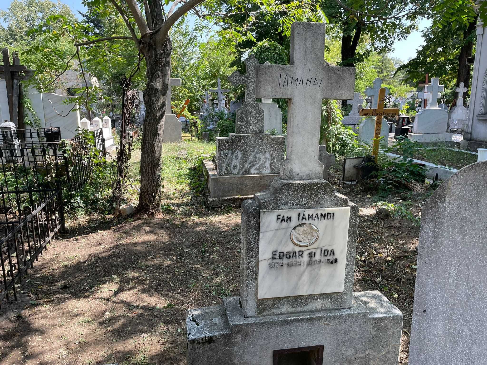 2 locuri de veci - Cimitirul Bellu