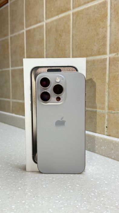 iPhone 15 pro. Natural Titanium