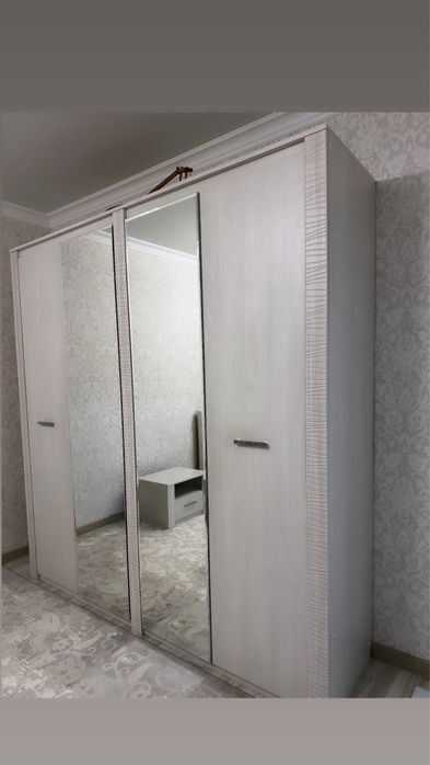 Продам спальный гарнитур