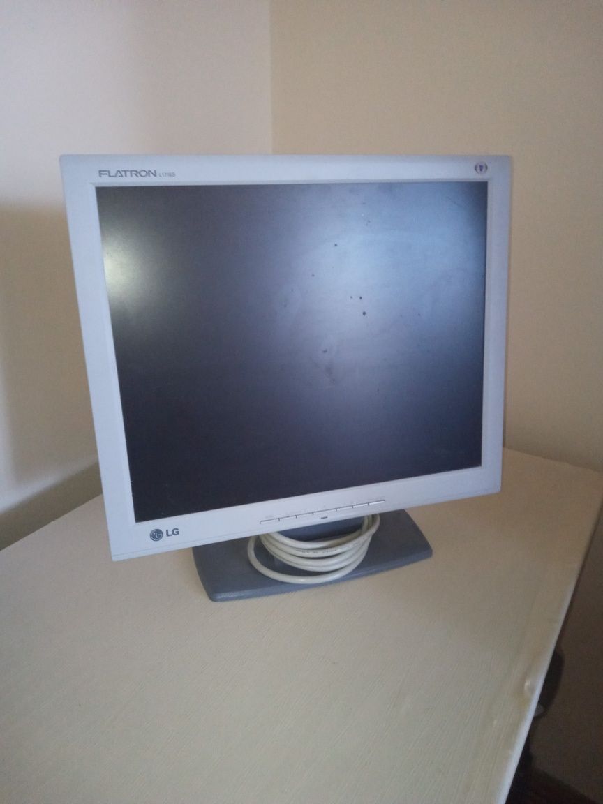 Monitor Flatron lcd 17"