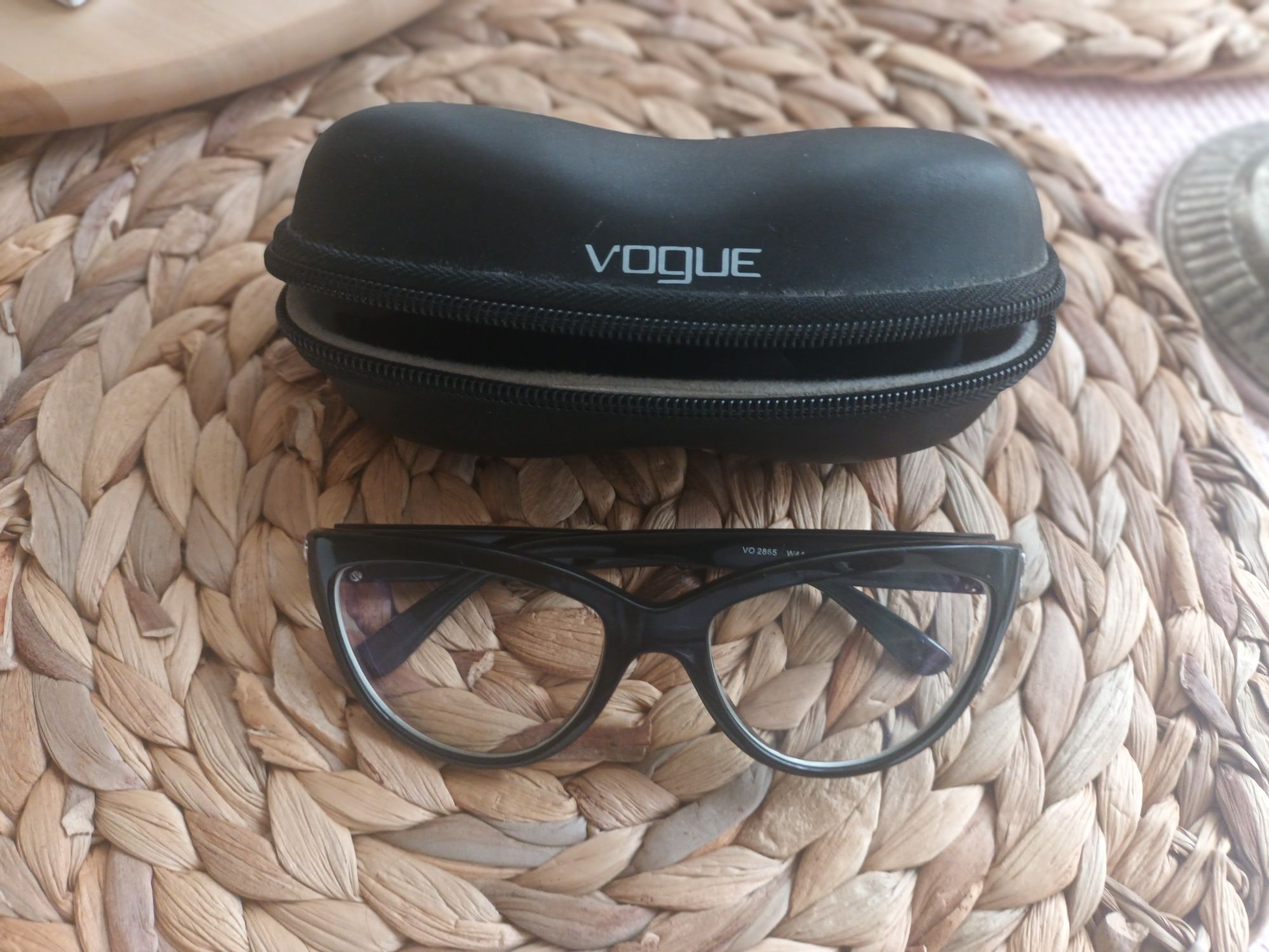 Диоптрички очила Dolce&Gabbana и Vogue