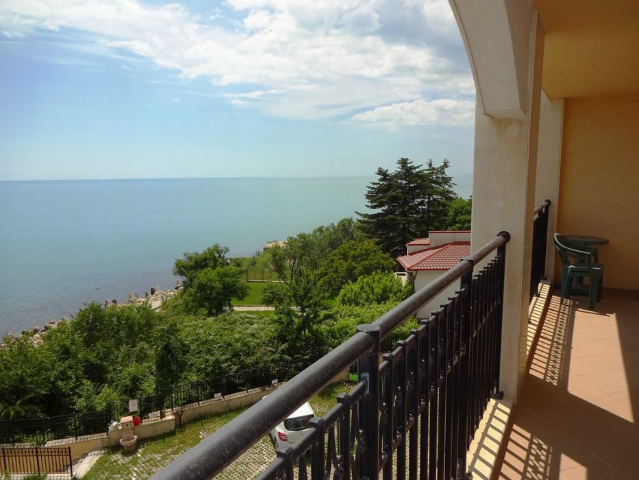 Апартамент с морска панорама, първа линия, Кабакум