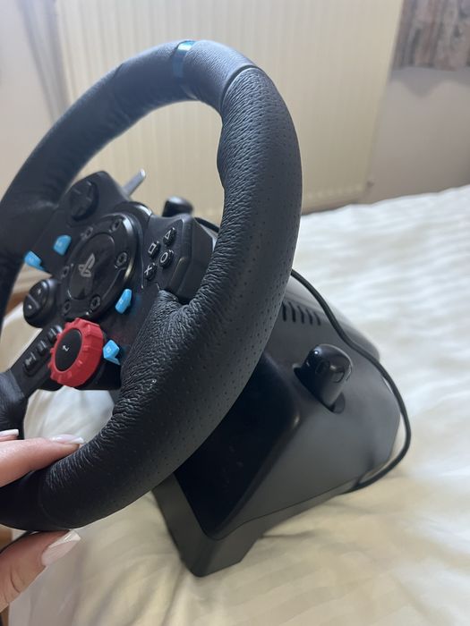 Volan cu pedale si schimbator logitech , g29