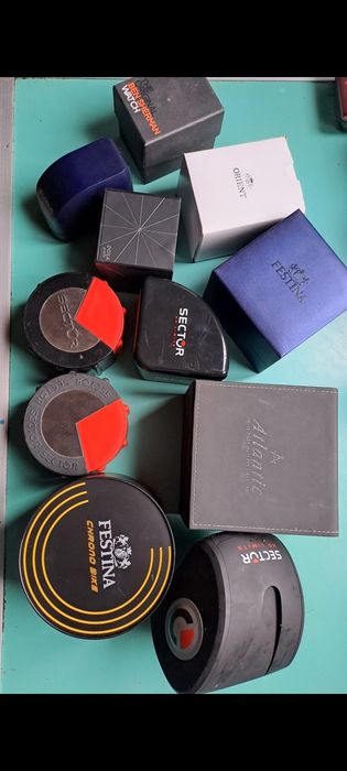 Masini ,  jucari vechi , cutii ceasuri