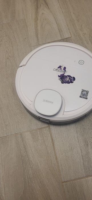 Va pot ajuta cu un aspirator  deebot.Nu am încărcător pentru .