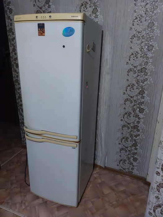 Продам холодильник самсунг